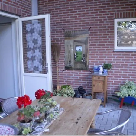 Дом отдыха Quaint In Valkenswaard With Terrace Achterste Brug